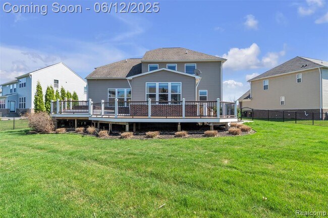 Building Photo - 15745 Diamante Dr