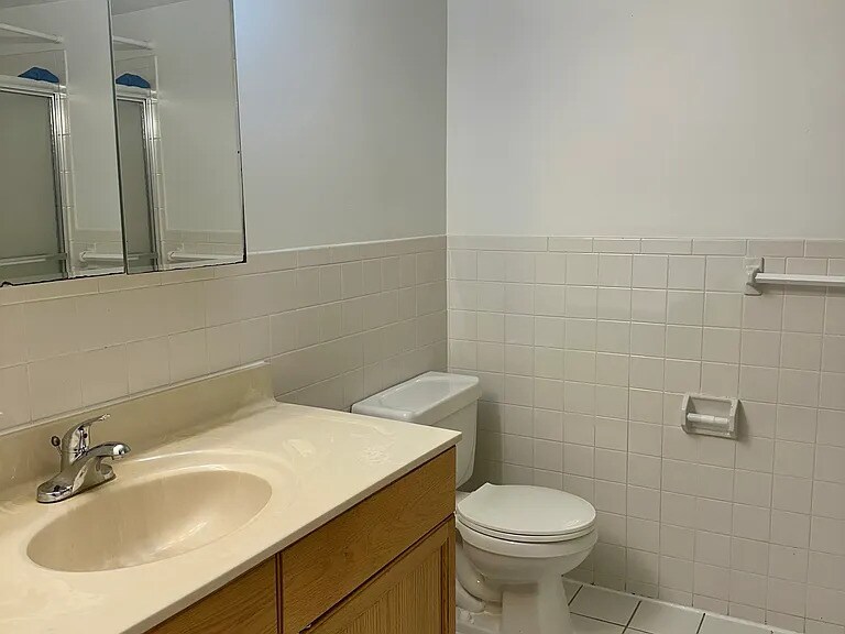 Second Full Bathroom - 1225 Norwalk Rd