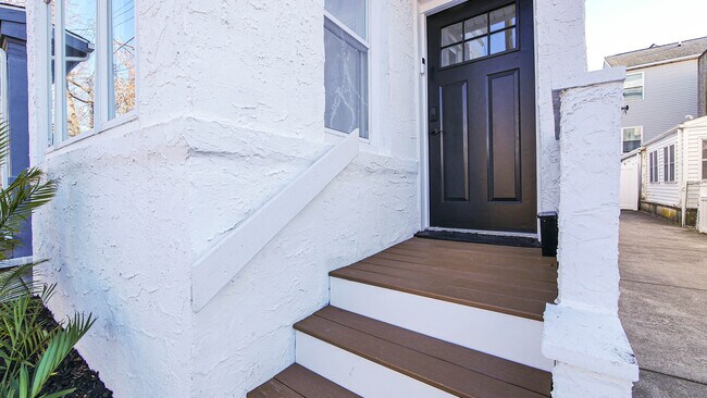 Building Photo - 6416 Monmouth Ave