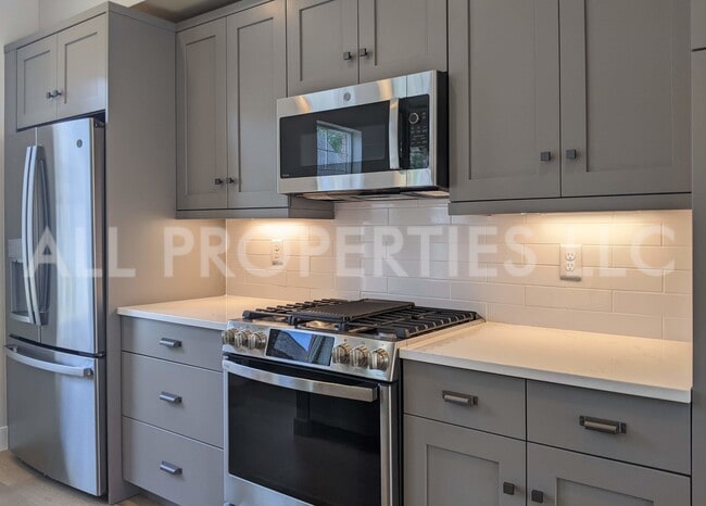Building Photo - 8048 W 52nd Ln