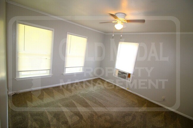 Building Photo - 625 Brook Dr