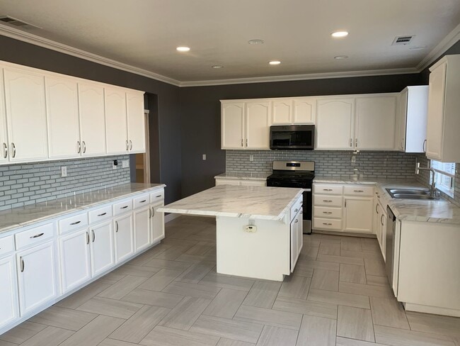 Building Photo - Beautiful 2 Story Home Ready To Be Called Home!