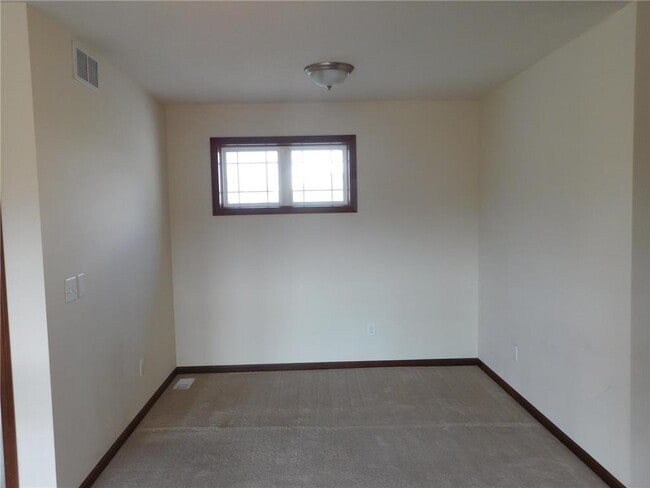 Building Photo - 7636 Oakridge Trail