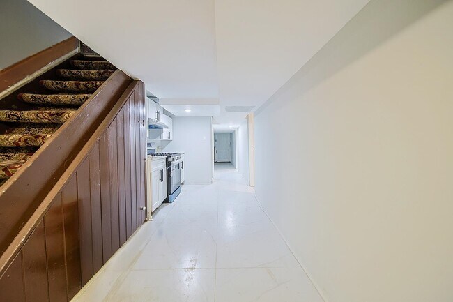 Building Photo - 5302 Hudson Ave