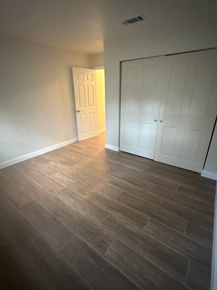 Building Photo - 7116 Oakwood Dr