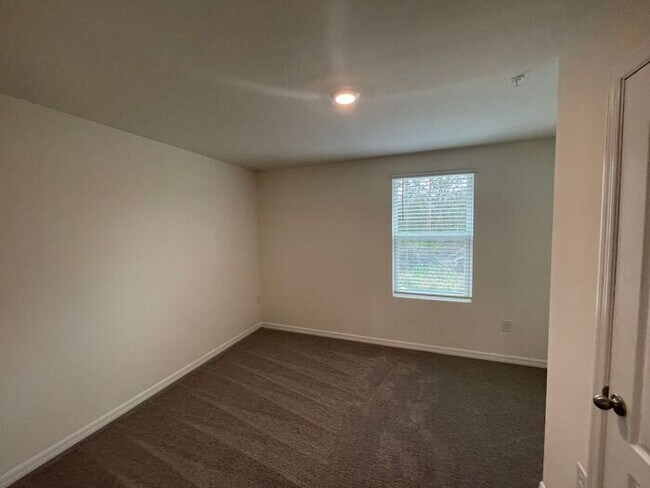 Building Photo - Brand New 3/2.5 Townhome in Windrose
