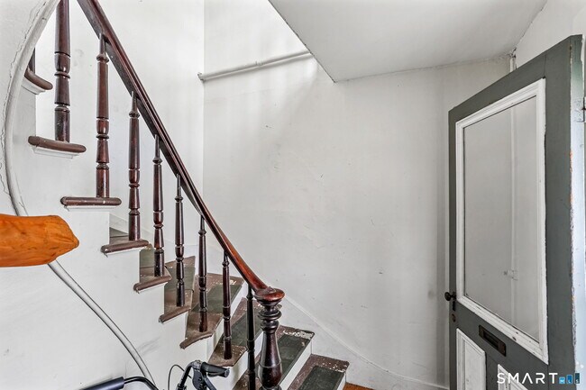 Building Photo - 63 Reynolds St