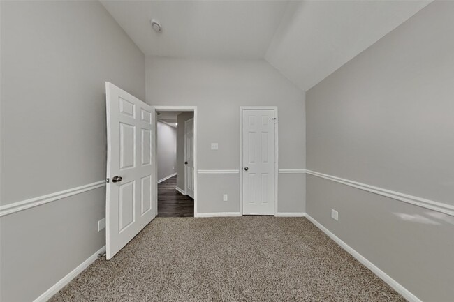 Building Photo - 1114 Woodley Bend