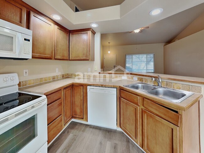 Building Photo - 4157 W Dover Dr