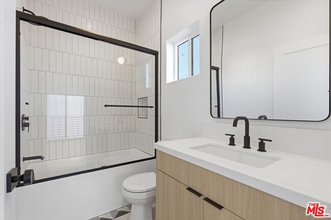 Building Photo - 2837 Redondo Blvd