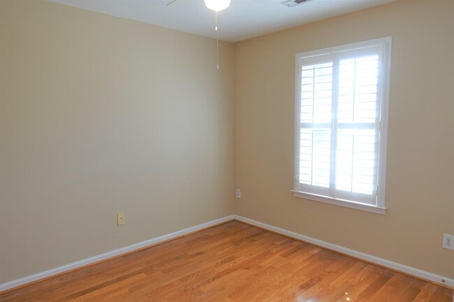 Building Photo - 30 Cedar Rock Dr