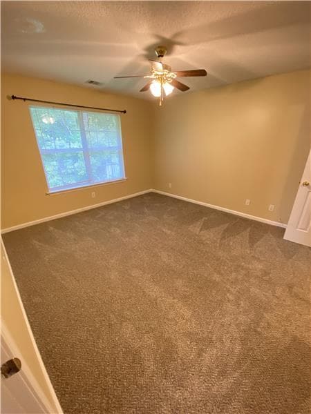 Building Photo - 11 Blue Gill Ln