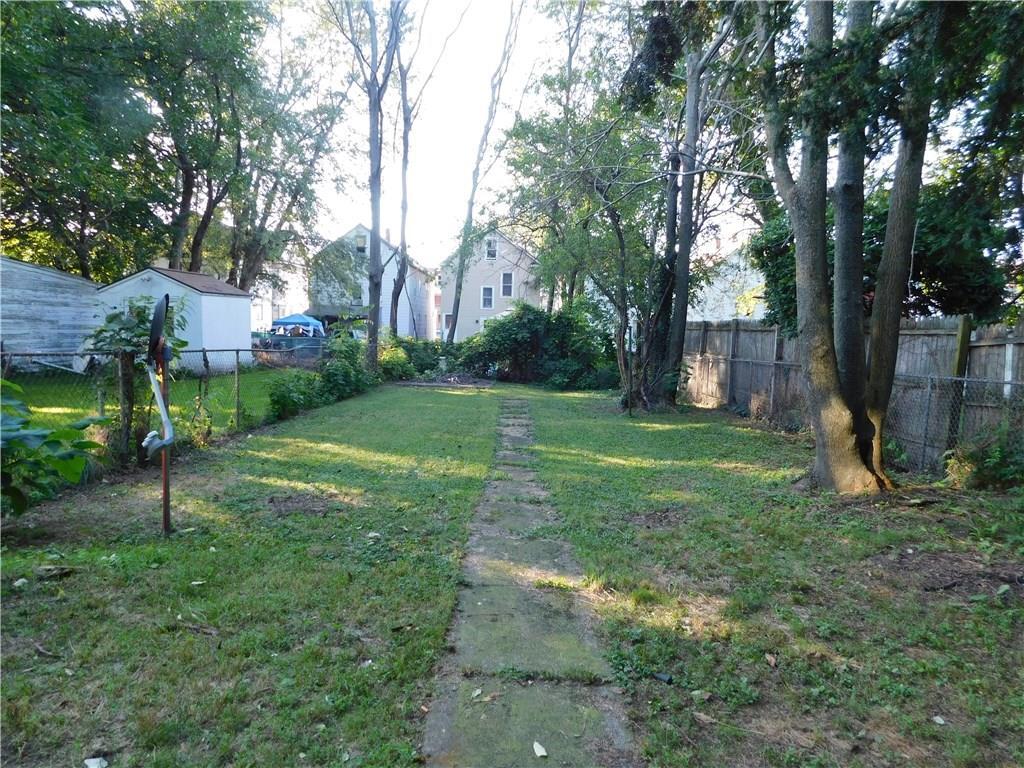 Building Photo - 516 E 22nd St