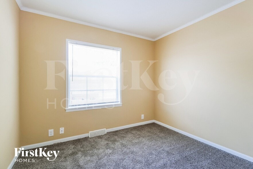 Building Photo - 649 Diamond Loop