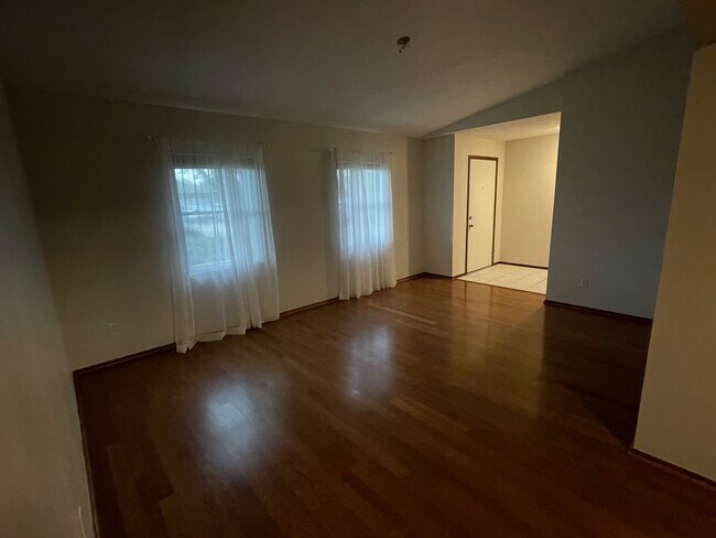 Building Photo - 1280 Gladiolas Dr
