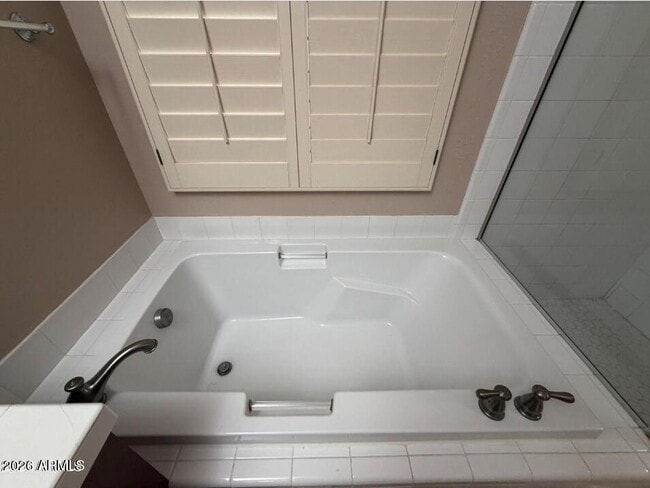 Building Photo - 421 W Wisteria Pl