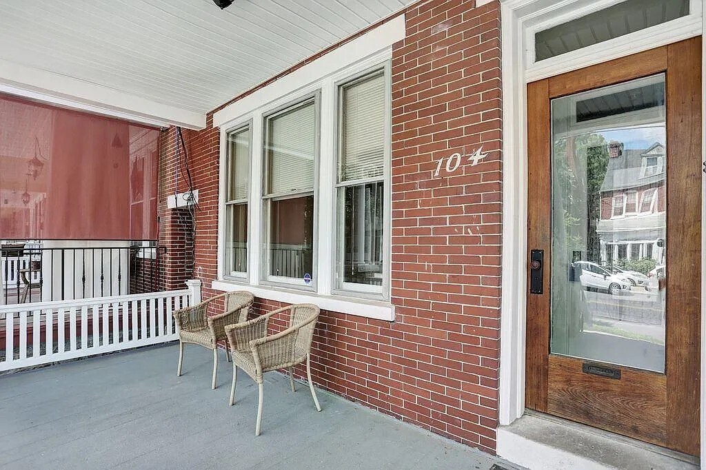 Building Photo - 104 Ruby St