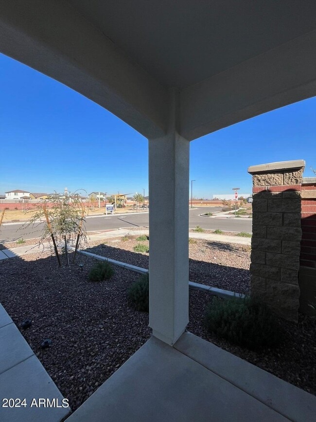 Building Photo - 14649 W Dreyfus St