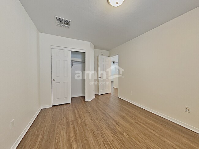 Building Photo - 767 W Paseo Celestial