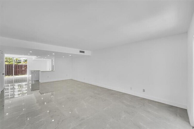 Building Photo - 2318 NE 7th St