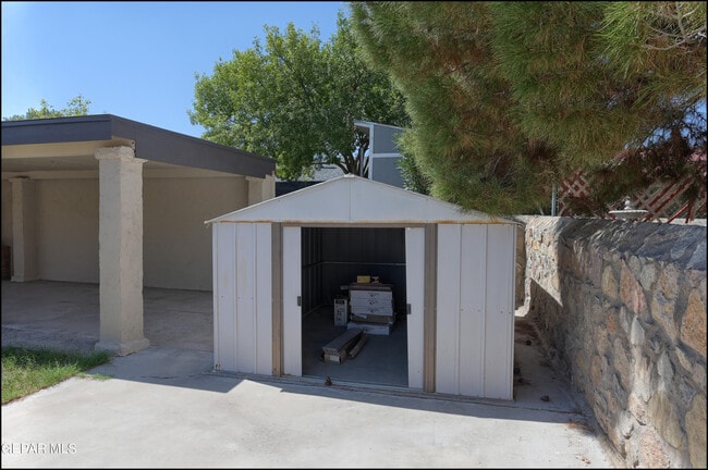 Building Photo - 129 Torrey Pines Dr