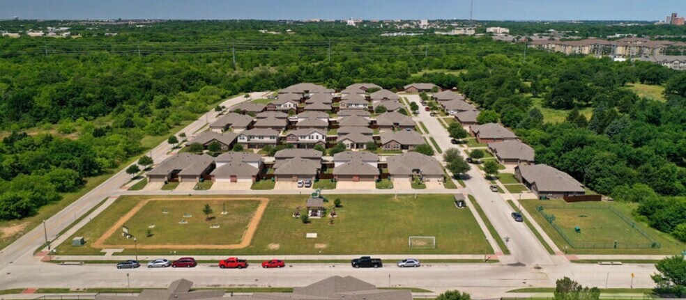 Building Photo - 319 Stockade Ln