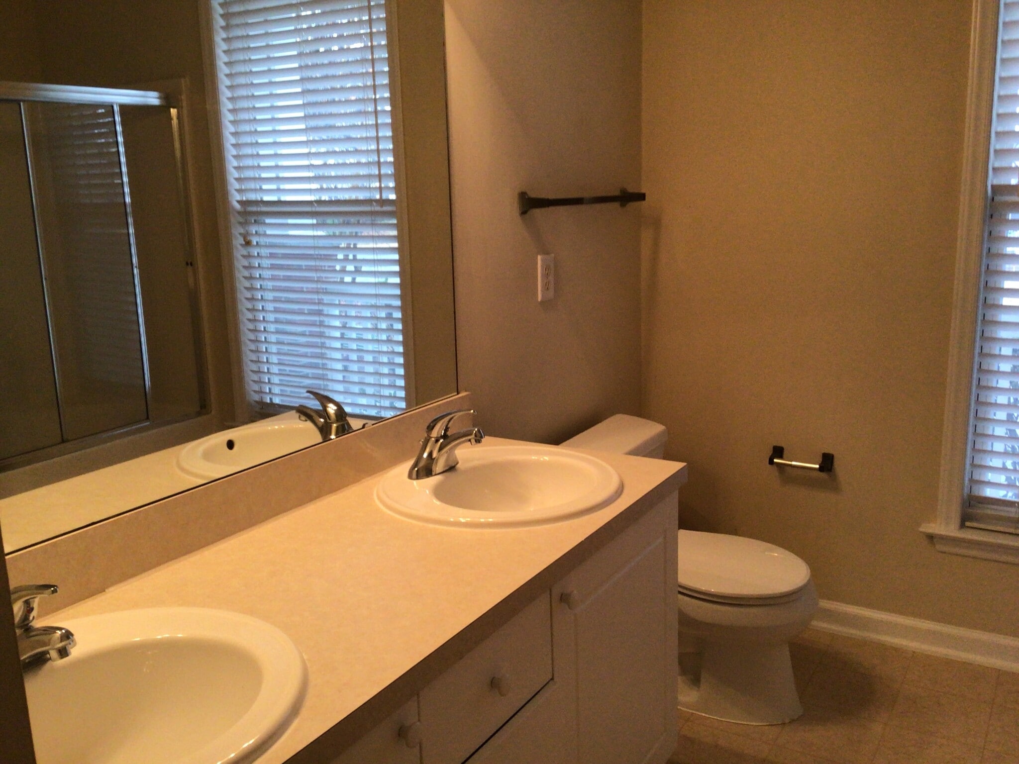 Building Photo - 204 McCarthy Dr