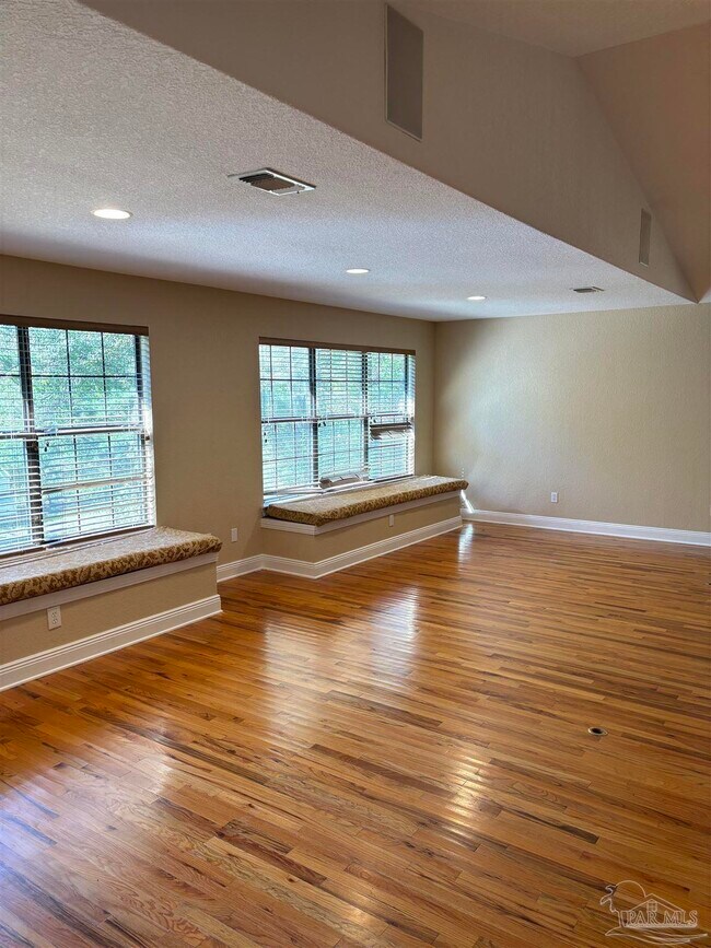 Building Photo - 1002 Daffin Rd