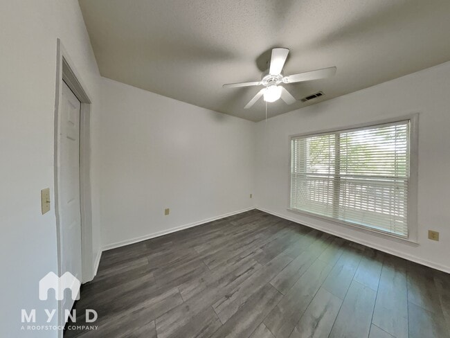 Building Photo - 4333 Dunwoody Park