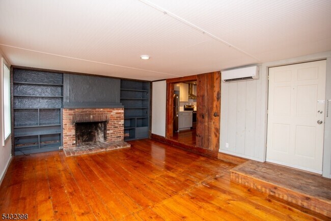 Building Photo - 54 Coryell St