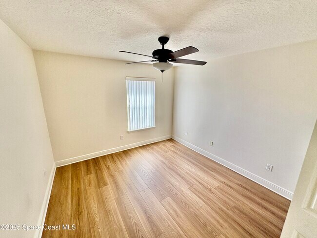 Building Photo - 242 Tin Roof Ave