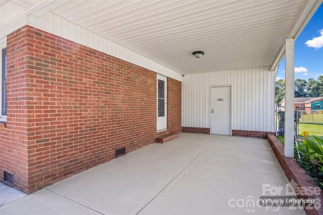 Building Photo - 324 Bright Ave