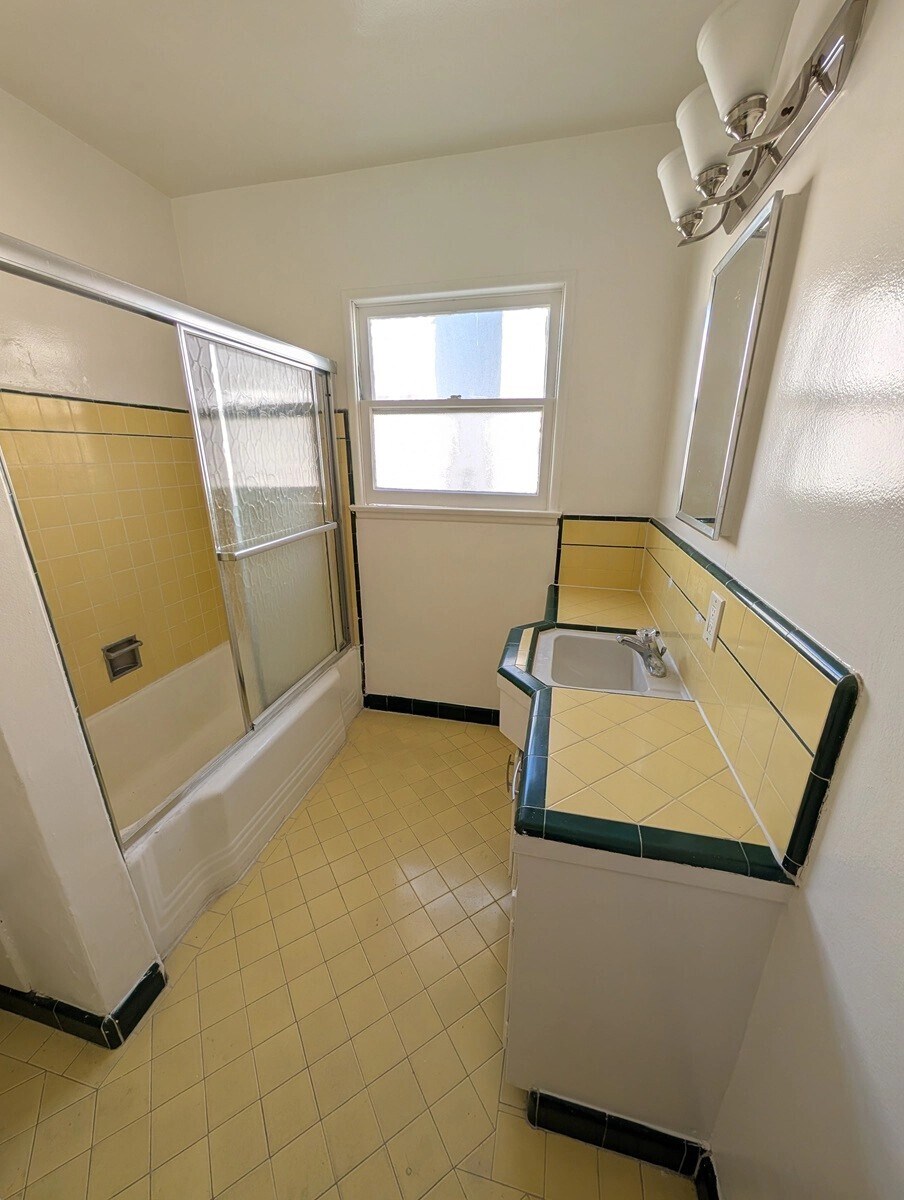 Building Photo - 1051 S Wooster St