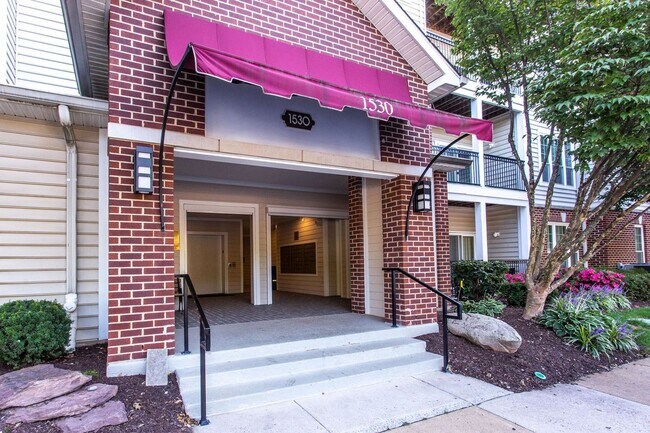 Building Photo - Fabulous 2br/2ba for rent in convenient Ga...