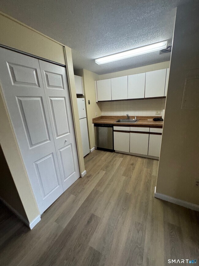 Building Photo - 184 Burgundy Hill Ln