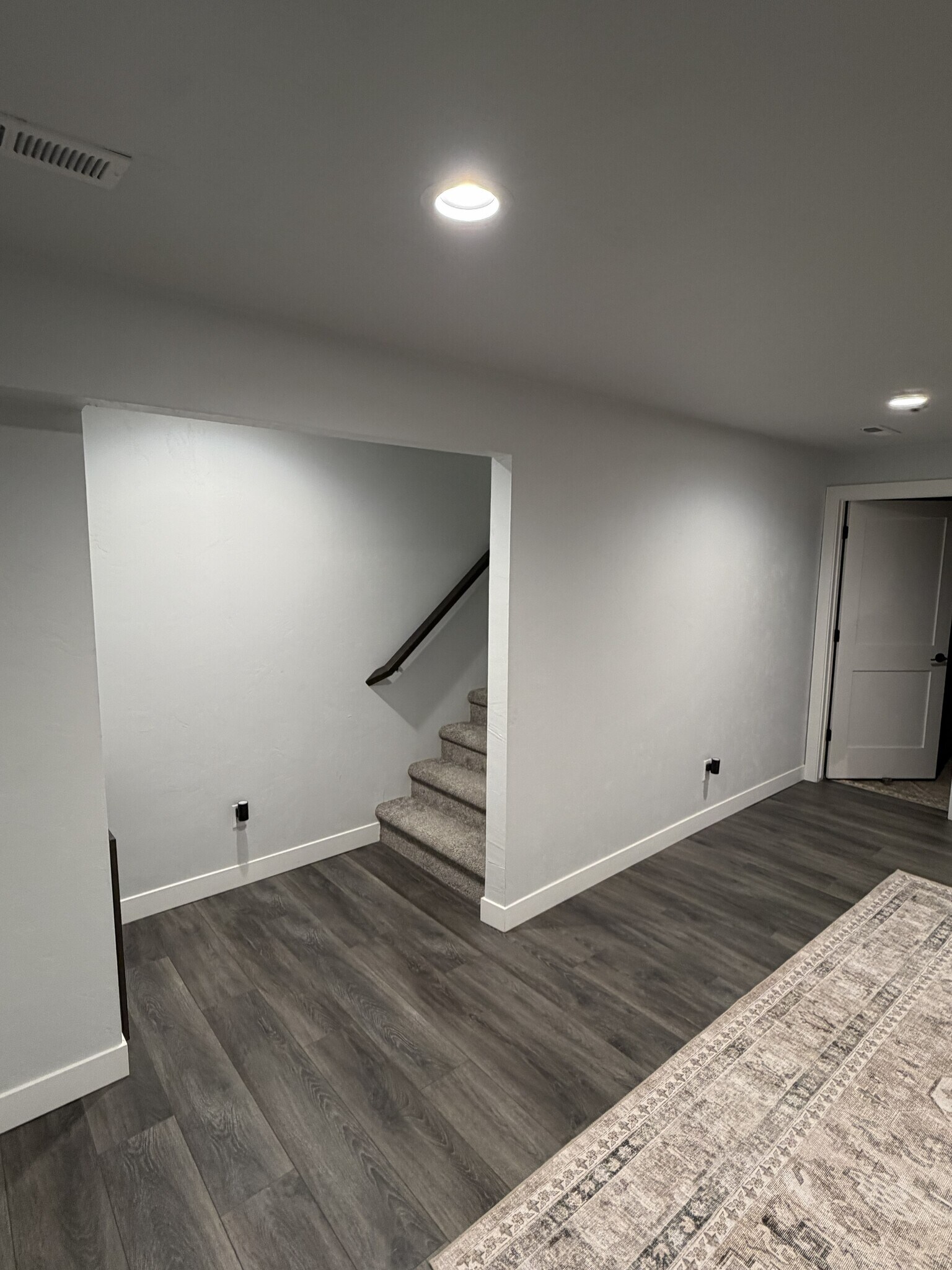 Building Photo - 702 Hartzheim Dr
