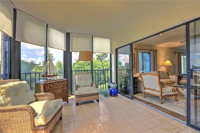 Building Photo - 9612 Riverside Dr
