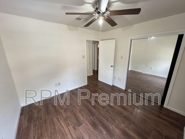 Building Photo - 5268 S Brightside View Dr