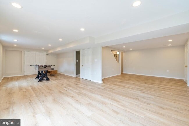 Building Photo - 7017 Helmsdale Ct