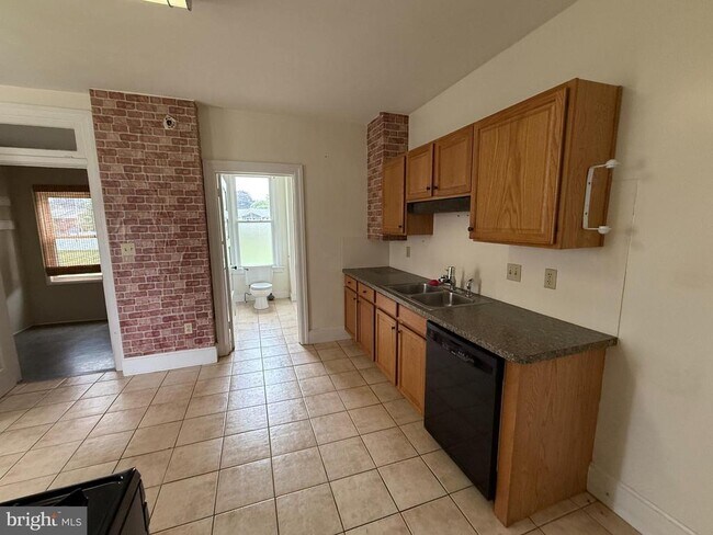 Building Photo - 427 Hockersville Rd