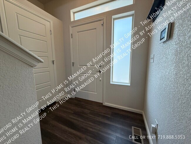 Building Photo - 6044 Callan Dr
