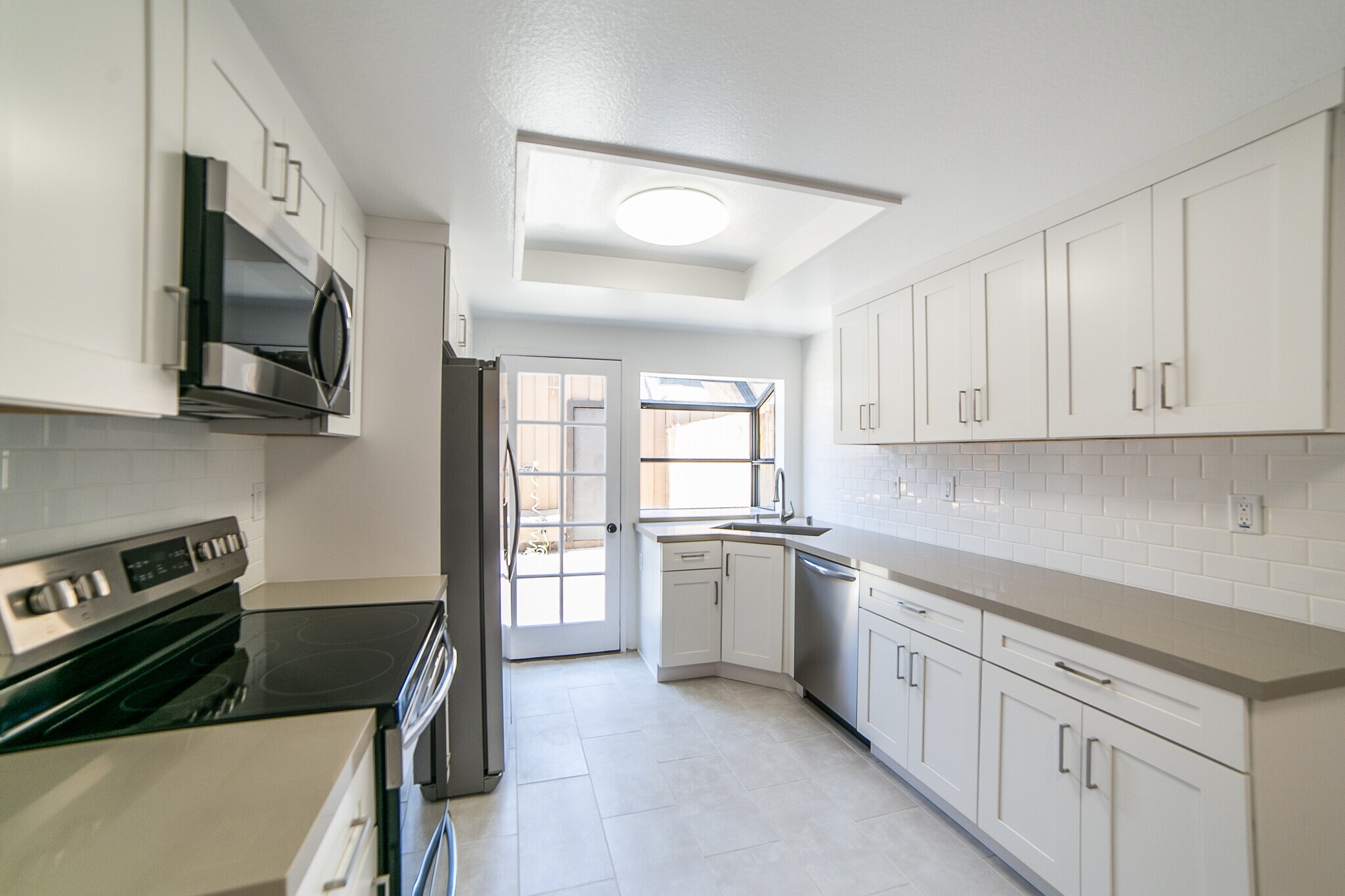 Building Photo - 9743 Reseda Blvd #3