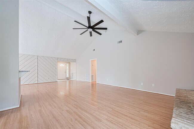 Building Photo - 2606 Lexington Woods Dr