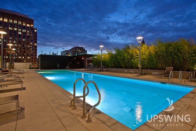 Building Photo - Gorgeous 2 Bedroom/2 Bathroom Condo for Rent at The 88 on the 17th Floor