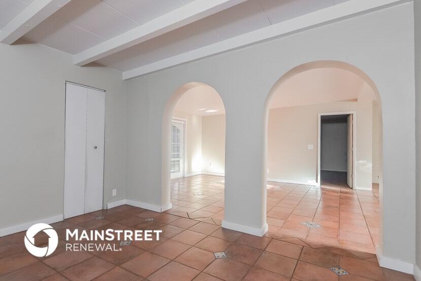 Building Photo - 5913 E Lester Dr