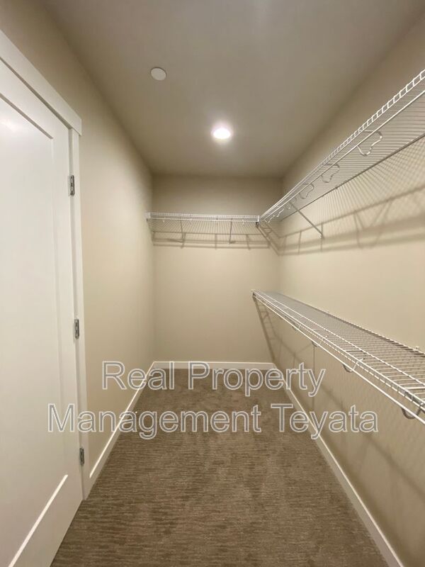 Building Photo - 809 Northview St