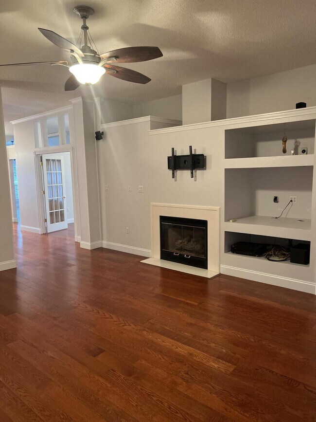 Building Photo - 4204 White Tail Cir