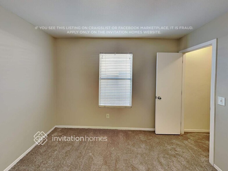 Building Photo - 1039 E Desert Moon Trail