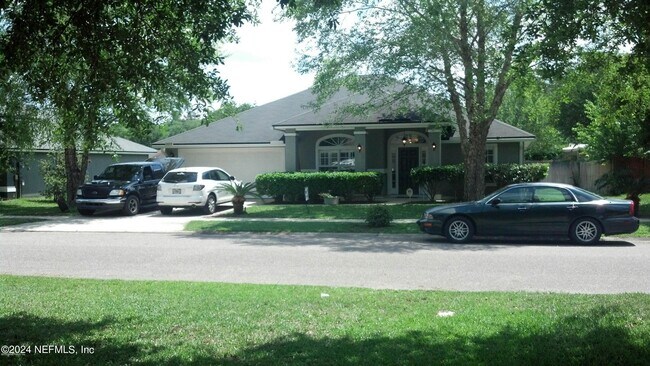 Building Photo - 14019 Crestwick Dr W