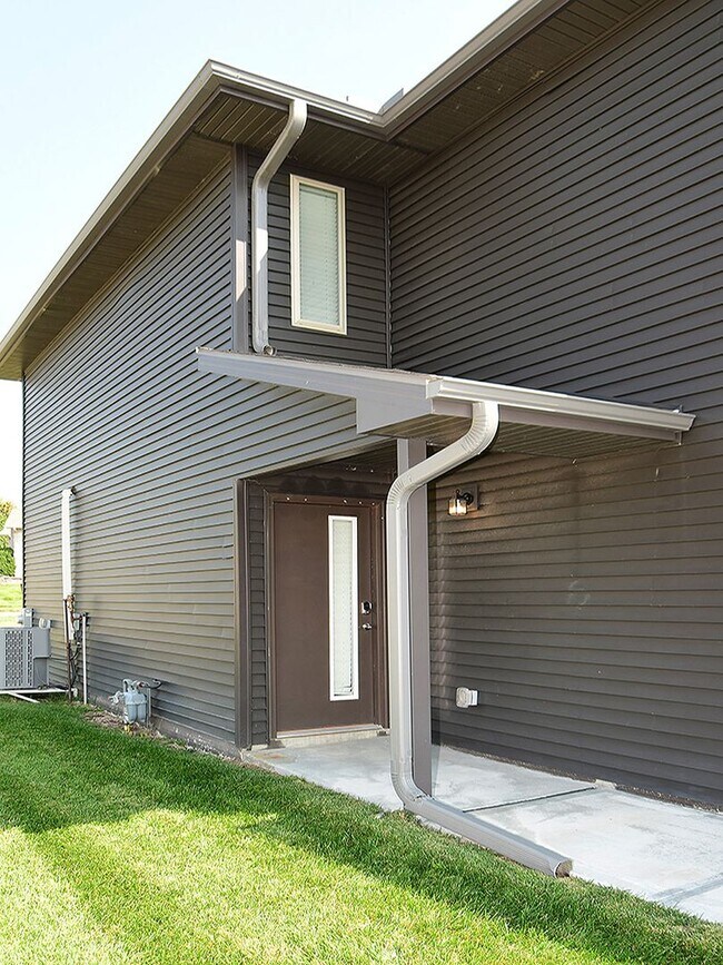 Building Photo - Charming 3-Bedroom Home in Quiet Omaha Nei...